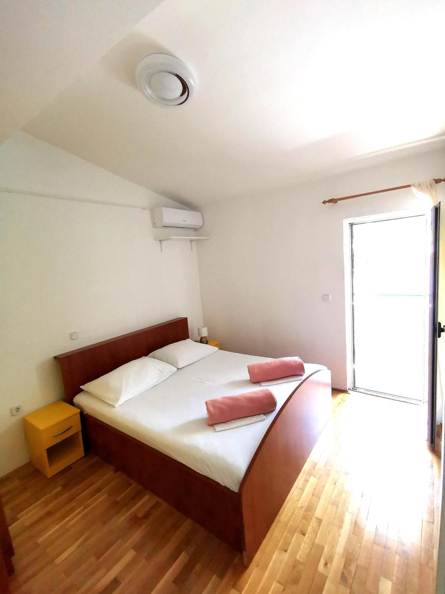 Apartmani Rudelj มาคาร์สกา ภายนอก รูปภาพ